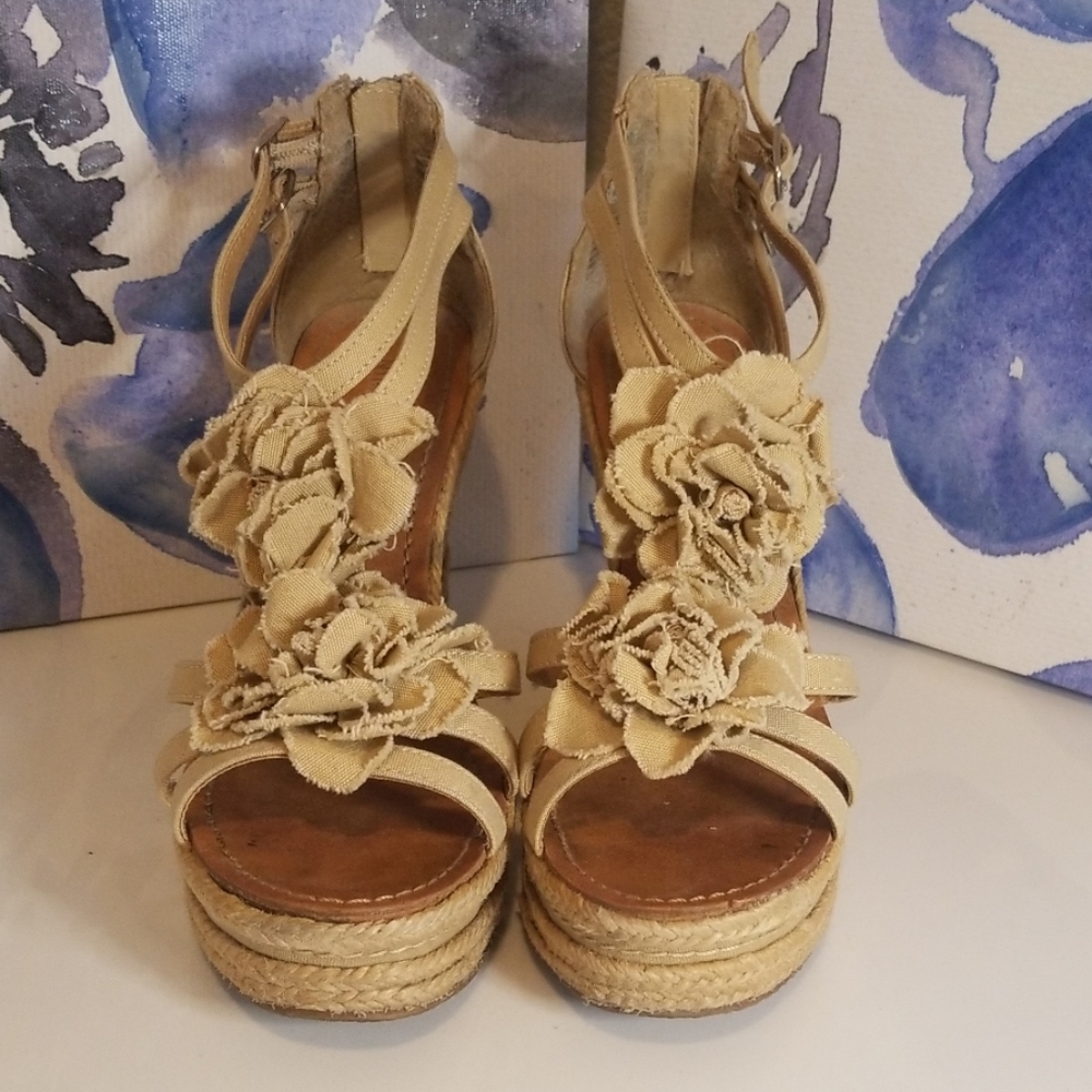 Nine West flower wedges